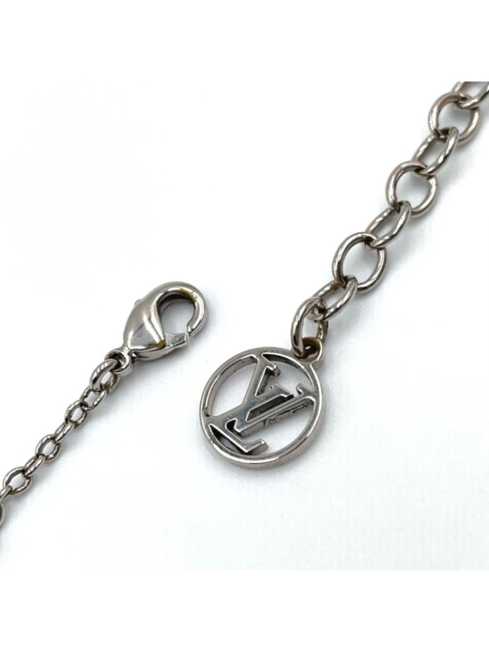 Louis Vuitton Essential Metal Silver Necklace - Picture 8 of 10
